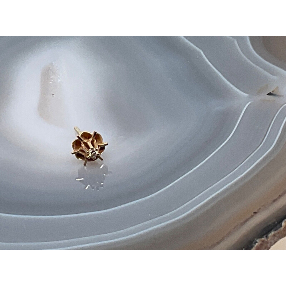 14k SINGLE Gold Diamond Stud Earring w/ Scalloped Edge Design